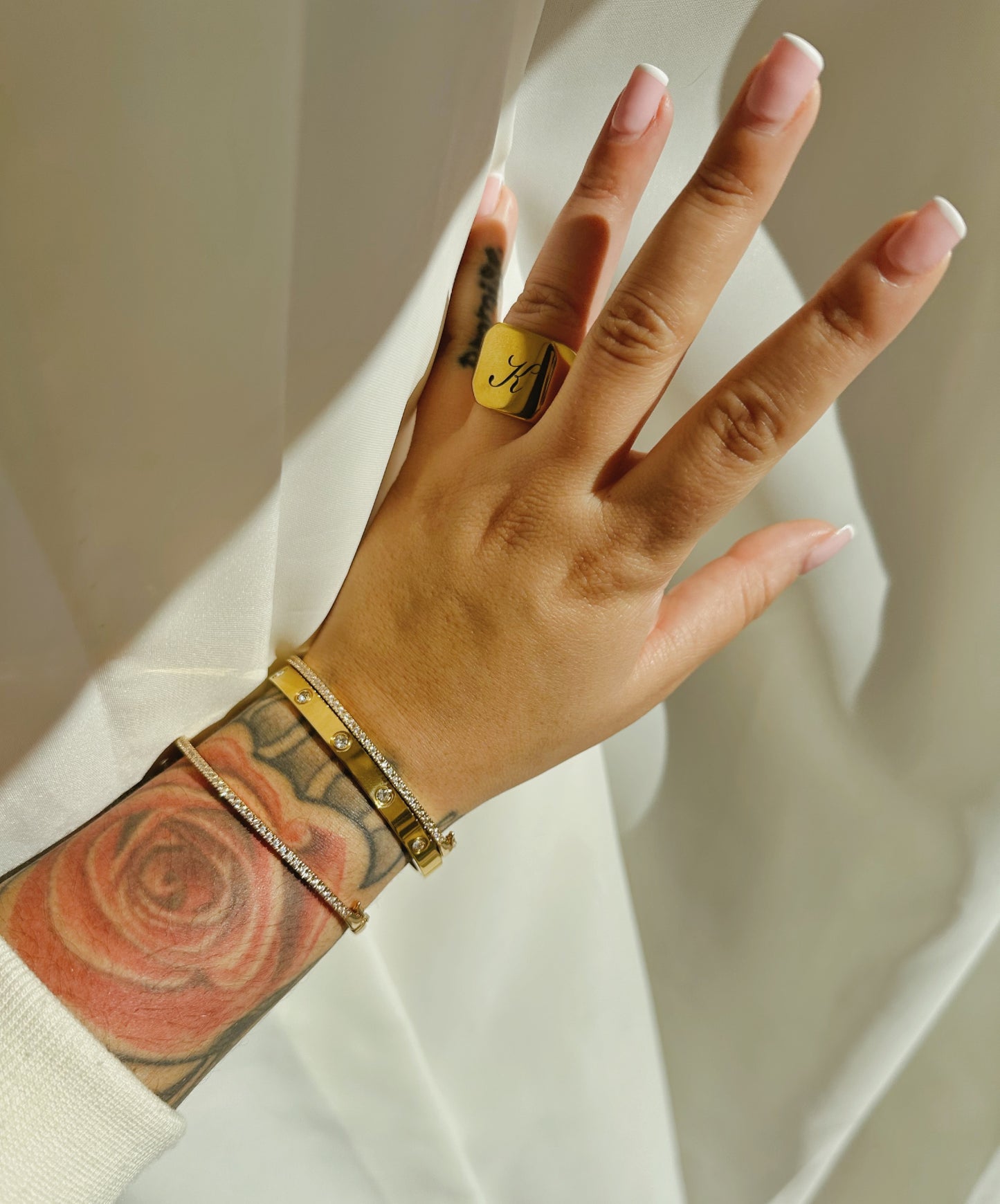 LOVE BANGLE